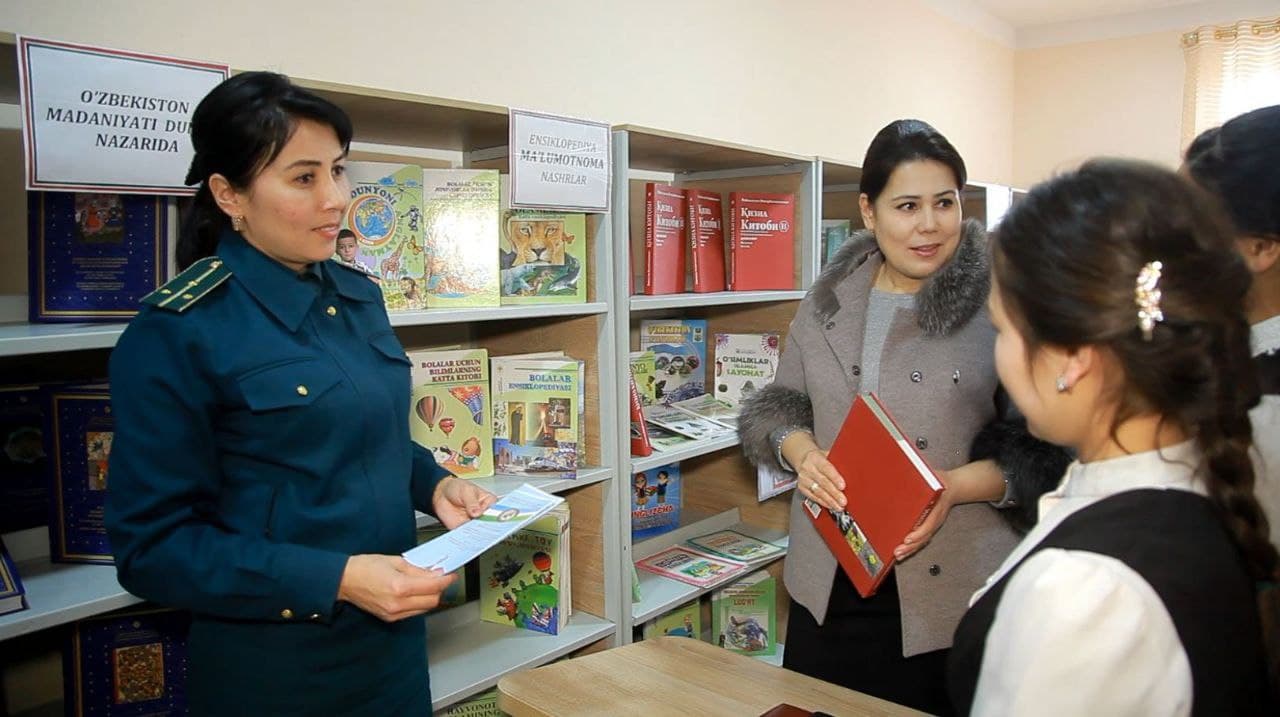 Добровольцы: старший лейтенант Насиба Абдуллаева, старший инспектор по делам женщин Янгиар…